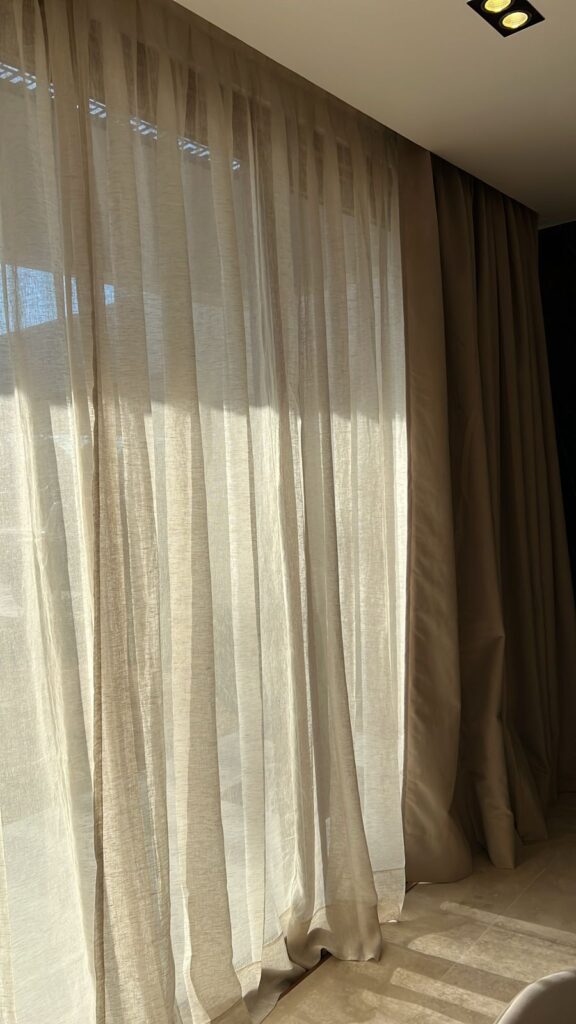 cortina tradicional de gasa de lino belga